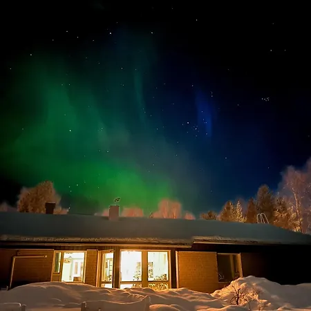 منزل للإقامة Arctic Riverside House *